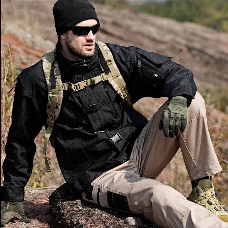 Anti-scratch and wear-resistant mountaineering clothing