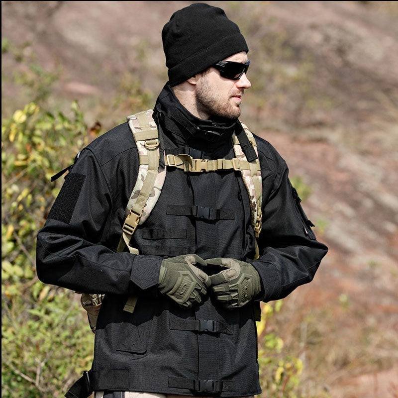 Anti-scratch and wear-resistant mountaineering clothing